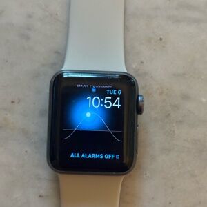 Apple Watch Series 3, 38mm.